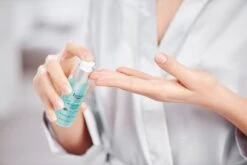 Eucerin Hyaluron-Filler Moisture Booster -Brown Technies Magasin eucerin hyaluron filler moisture booster serum leger pour une hydratation intense 2