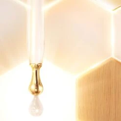 GUERLAIN Abeille Royale Eye R Repair Serum -Brown Technies Magasin guerlain abeille royale eye r repair serum serum renovateur intense contour des yeux 5