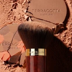GUERLAIN Terracotta Light Powder Brush -Brown Technies Magasin guerlain terracotta light powder brush pinceau kabuki 1