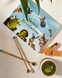 I Heart Revolution X Shrek Happily Ever After -Brown Technies Magasin i heart revolution x shrek happily ever after palette de fards a paupieres 5
