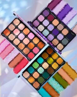 Makeup Revolution Crystal Aura Forever Flawless 11 Makeup Revolution Crystal Aura Forever Flawless -Brown Technies Magasin makeup revolution crystal aura forever flawless palette de fards a paupieres 4