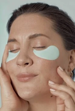 NIP+FAB Hyaluronic Fix Extreme4 -Brown Technies Magasin nipfab hyaluronic fix extreme4 masque gel yeux 6