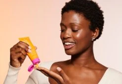 NIP+FAB Vitamin C Fix -Brown Technies Magasin nipfab vitamin c fix gommage visage 1