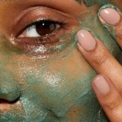 Omorovicza Moor Mud Refining Facial Polisher -Brown Technies Magasin omorovicza moor mud refining facial polisher peeling eclat 1