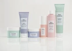 Revolution Skincare X Sali Hughes Cream Drench -Brown Technies Magasin revolution skincare x sali hughes cream drench creme hydratante pour peaux seches 4