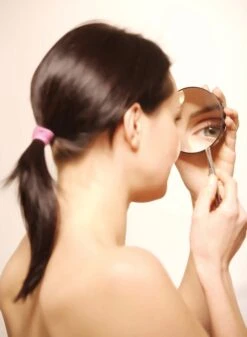 RIO 10x Magnifying Mirror -Brown Technies Magasin rio 10x magnifying mirror miroir grossissant a ventouse 2