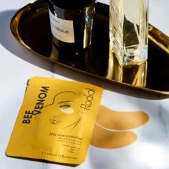 Rodial Bee Venom Jelly Eye Patches -Brown Technies Magasin rodial bee venom jelly eye patches patchs gel raffermissants sous les yeux avec effets apaisants 3