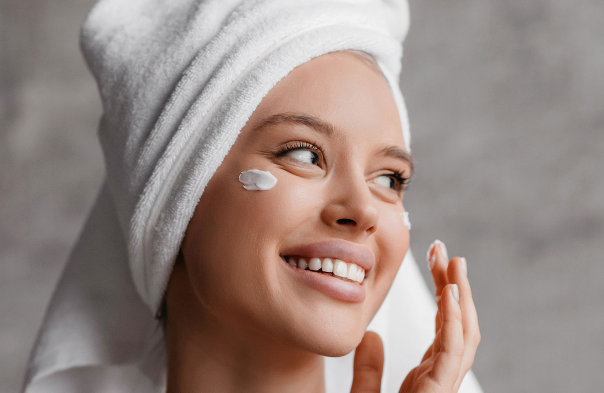 Brown Technies Magasin -Brown Technies Magasin Anti age voici la gestuelle ideale pour appliquer son contour des yeux selon une pro